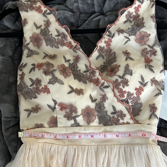 ASOS Petite Floral Midi Dress | Size: 2 | Color: Beige NWT - Picture 13 of 16